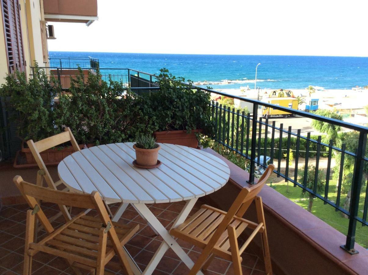 Golfo Di Tindari Apartments 팔코네 외부 사진