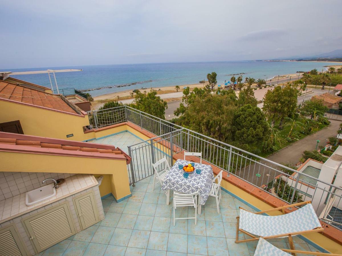 Golfo Di Tindari Apartments 팔코네 외부 사진